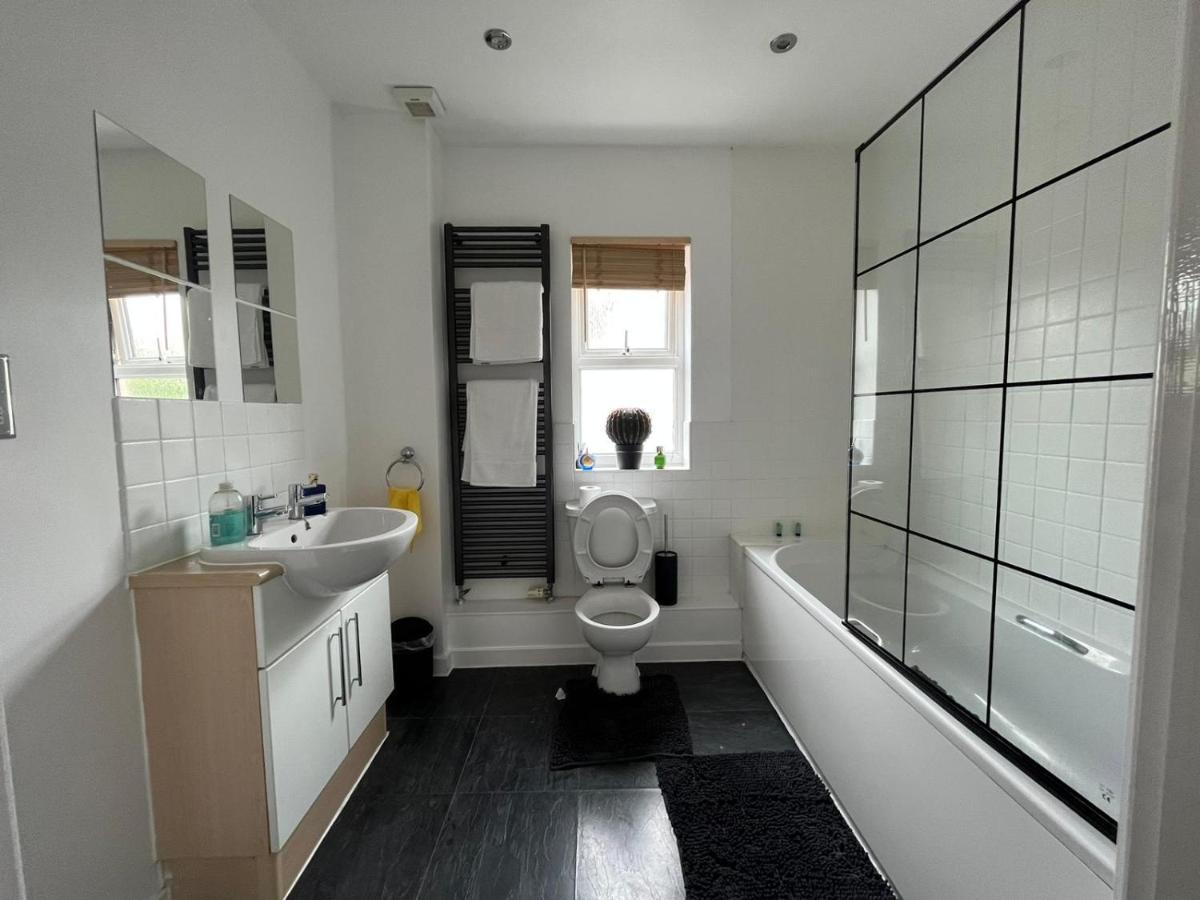 Kent, Dartford Station Apartments 외부 사진